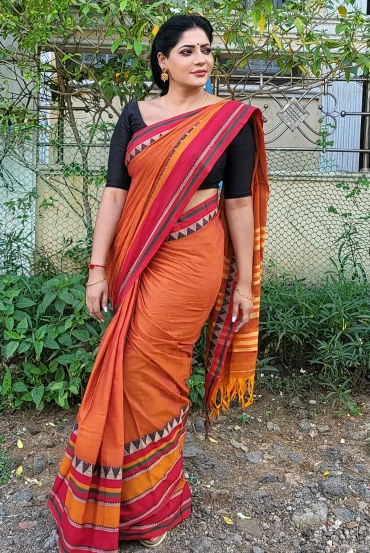 Reshma Pasupuleti latest stills in saree - South Indian Actress