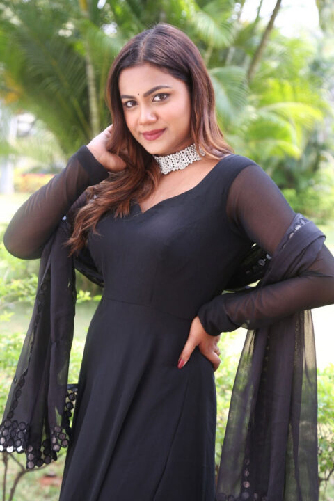 Ritu Shree stills at Amitabh Bachan Movie Press Meet