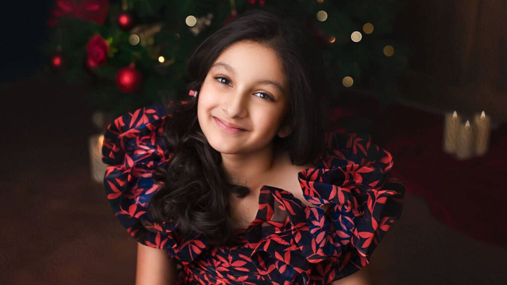 Sitara Ghattamaneni debuts in Sarkaru Vaari Paata with her father Mahesh Babu