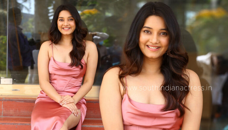 Vaishnavi Patwardhan at Sada Nannu Nadipe Trailer Launch