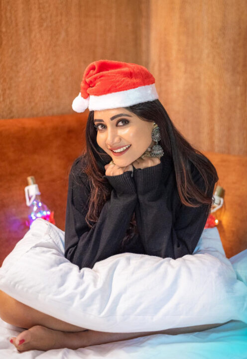 Vasanthi Krishnan as Christmas girl photos