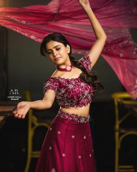 Thanuja Puttaswamy wearing maroon embroidered lehenga styled by Aarushi Reddy