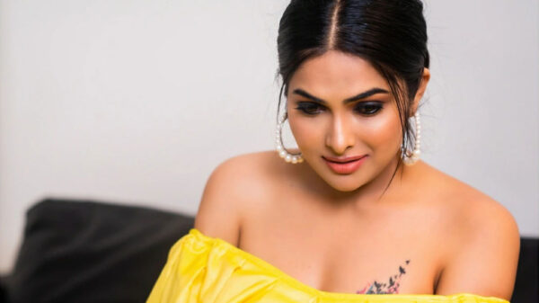 Divi Vadthya in yellow outfit photos