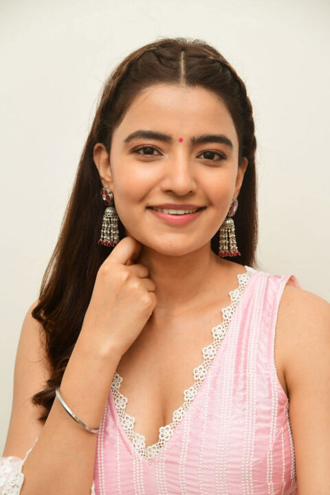 Rukshar Dhillon stills at Ashoka Vanamlo Arjuna Kalyanam interview