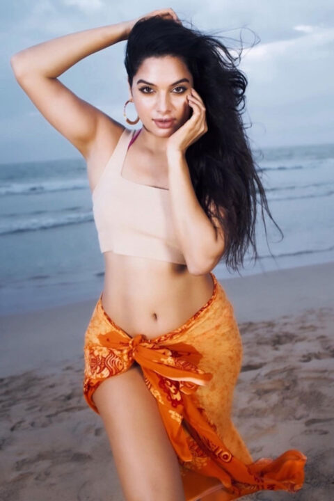 Tanya Hope hot stills in beach wear outfit