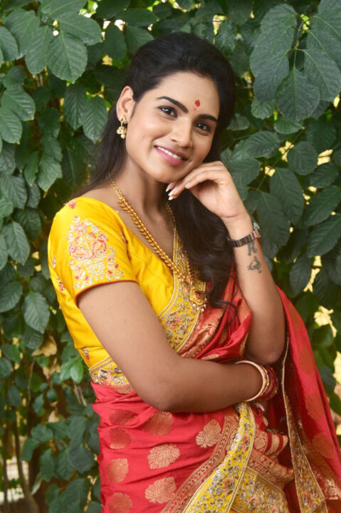 Mayukha at Eshwar Marriage Indhu Tho Movie Launch