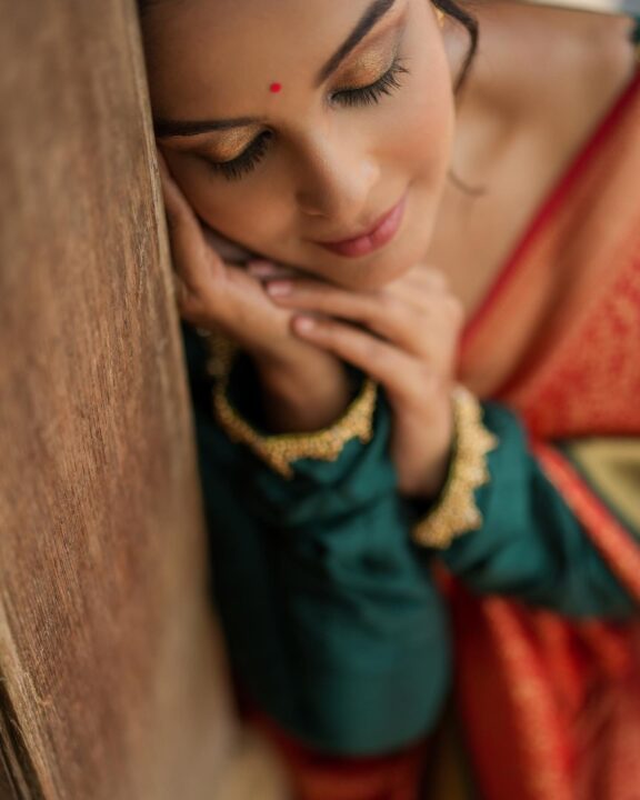 Chandini Tamilarasan in silk saree photoshoot