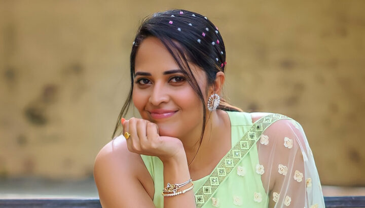 Anasuya Bharadwaj latest stills in saree