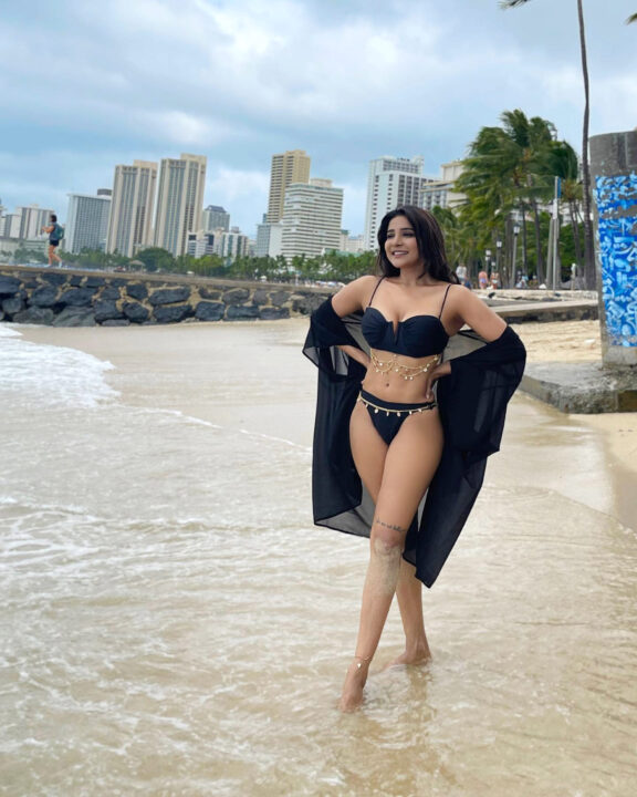 Sakshi Agarwal sizzles in black bikini