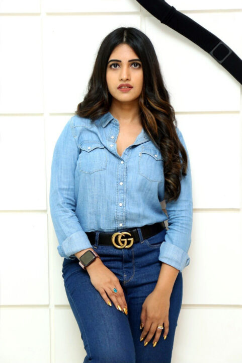 Sravanthi Chokarapu stills in jeans shirt