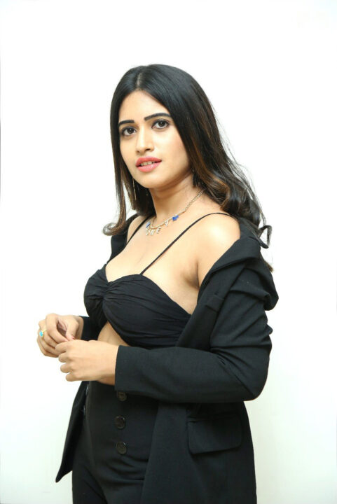 Sravanthi Chokarapu sizzling stills in black outfit