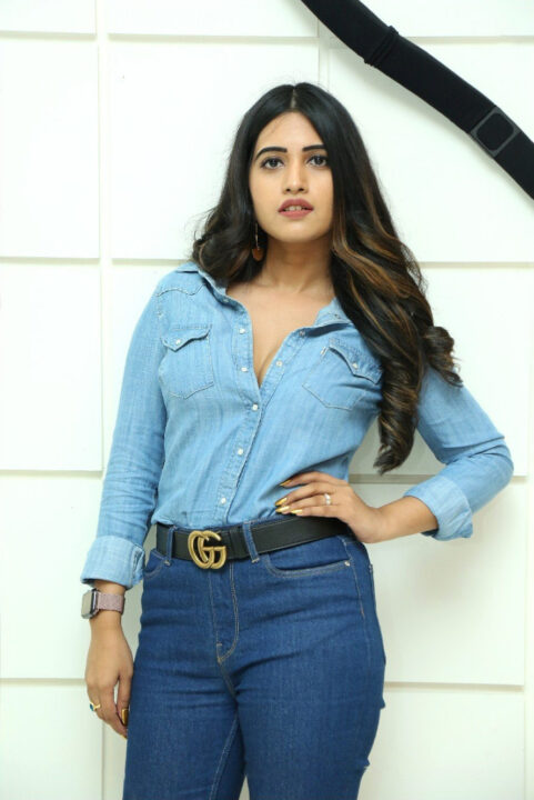 Sravanthi Chokarapu stills in jeans shirt