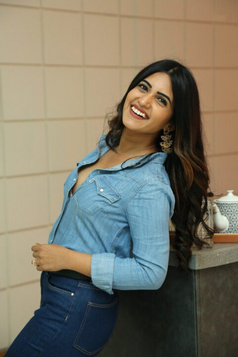 Sravanthi Chokarapu stills in jeans shirt