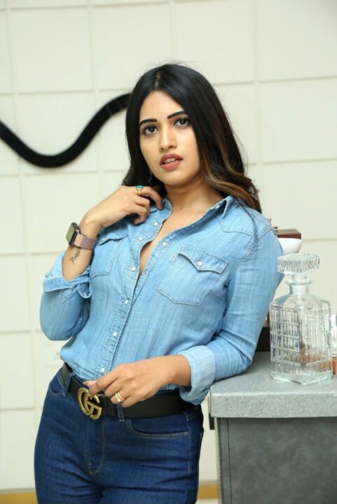 Sravanthi Chokarapu stills in jeans shirt