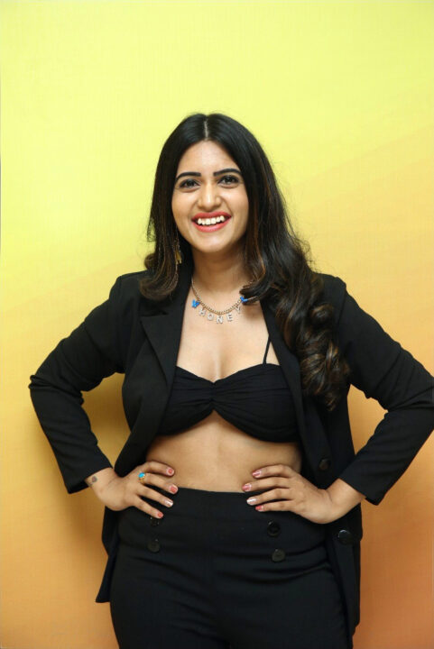 Sravanthi Chokarapu sizzling stills in black outfit