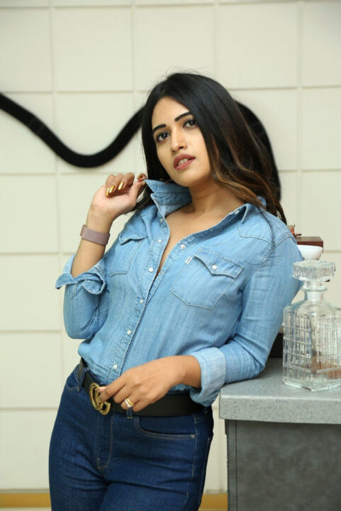 Sravanthi Chokarapu stills in jeans shirt