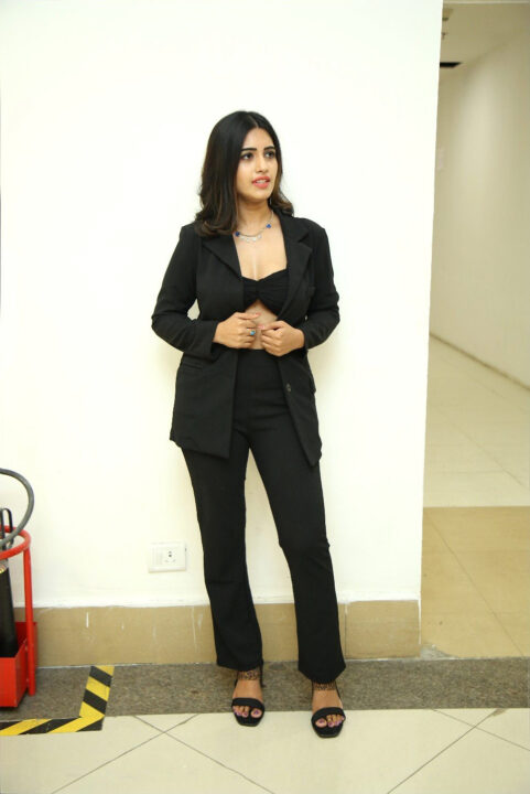 Sravanthi Chokarapu sizzling stills in black outfit