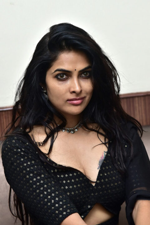 Divi Vadthya hot cleavage stills