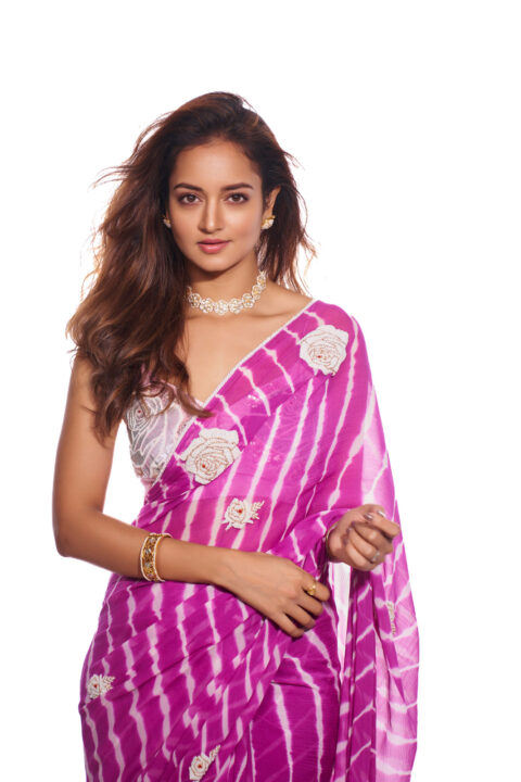 Shanvi Srivastava stills in pink chiffon saree