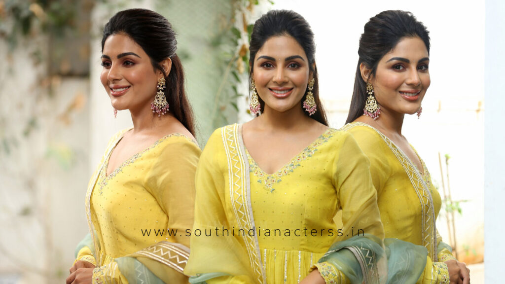 Samyuktha Menon stills at Sir Movie Interview