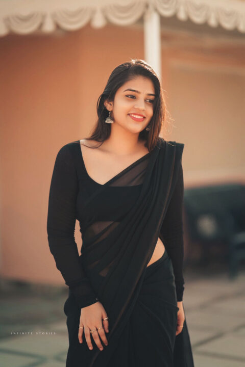 Bandhavi Sridhar in black saree photos