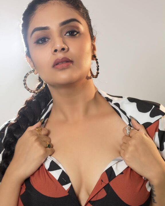 Sreemukhi hot cleavage stills