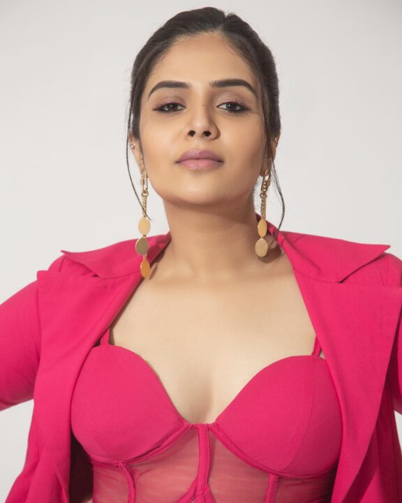 Sreemukhi hot cleavage stills