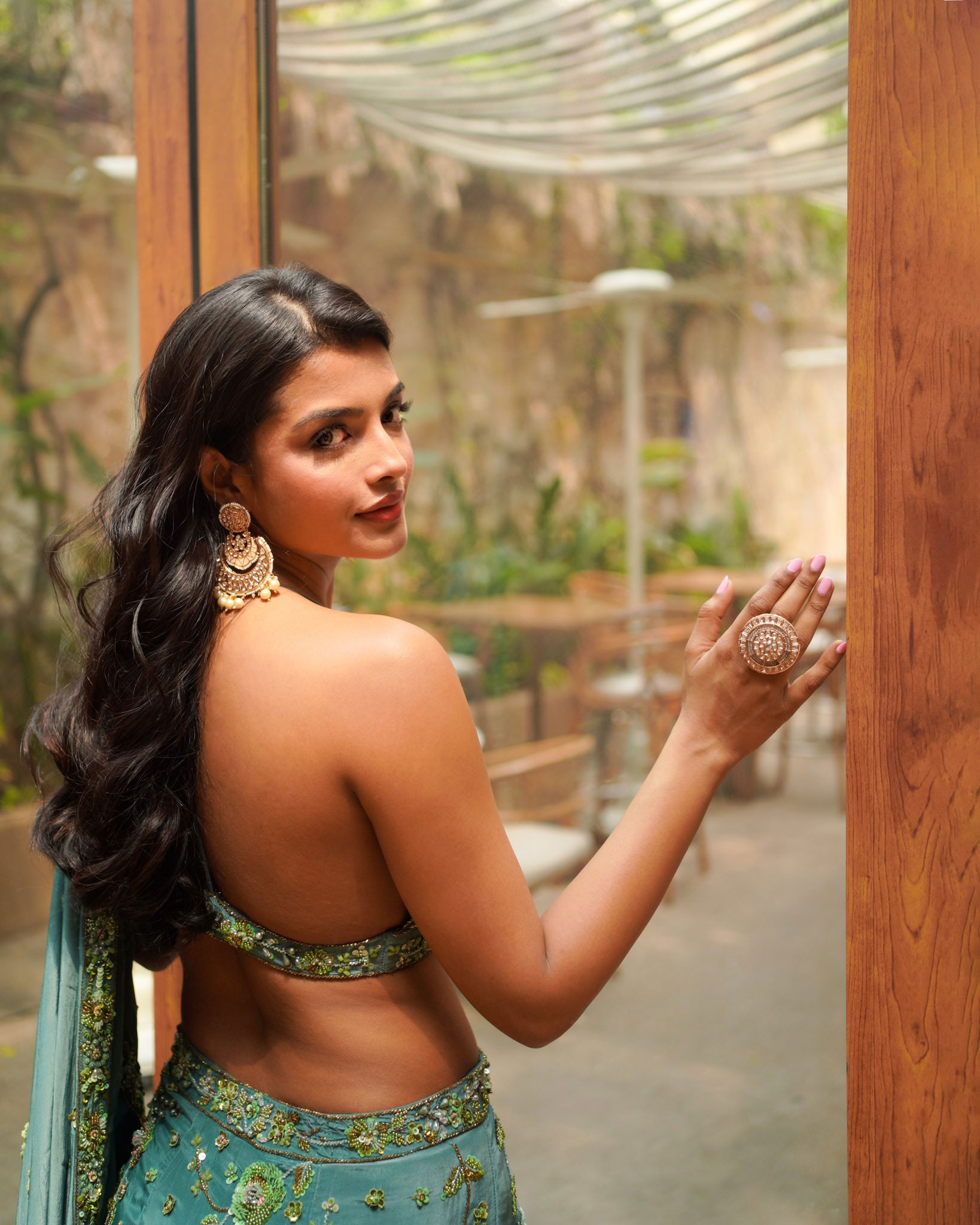 Divi Vadthya's stunning photoshoot in black lehenga | Times of India