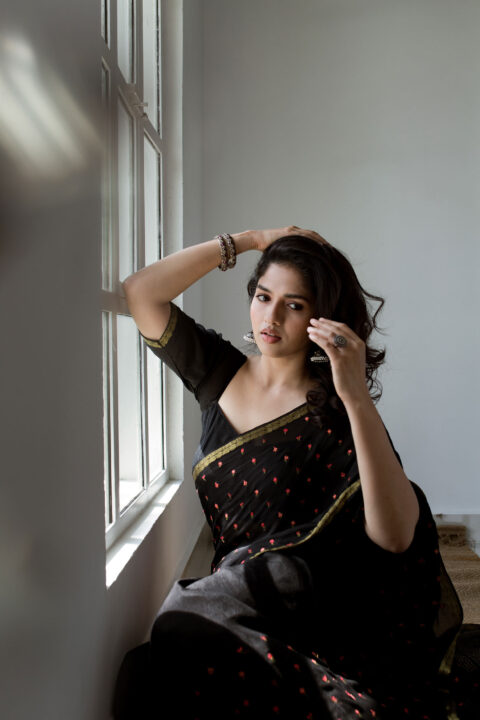 Sunaina in black crepe silk saree photos