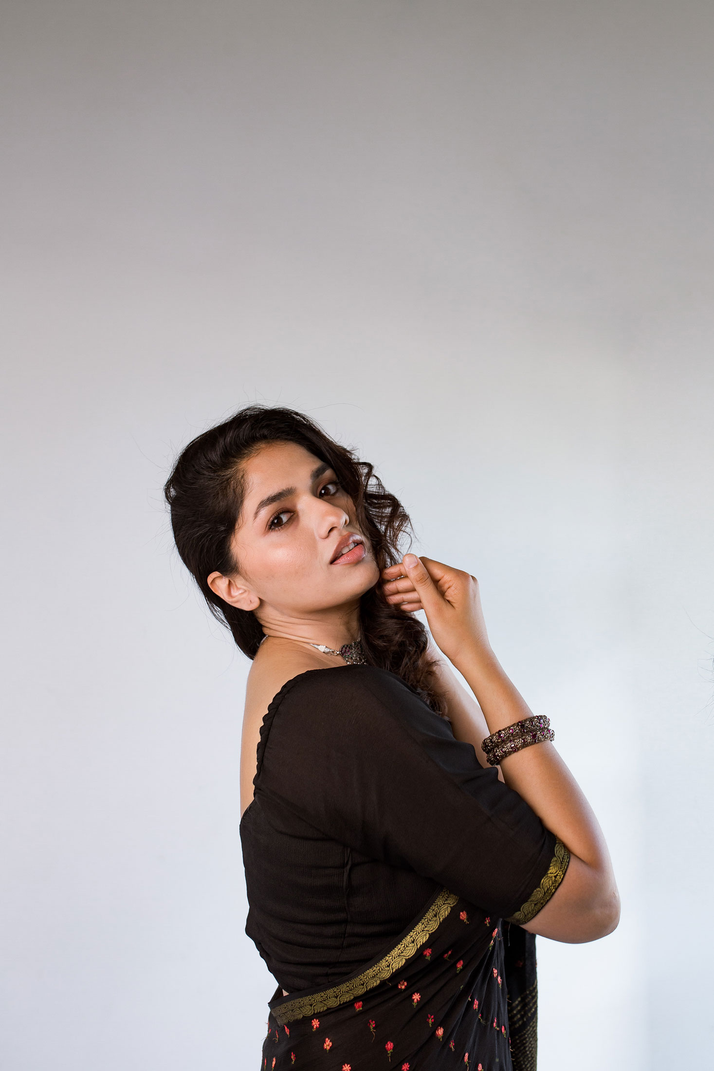 Sunaina in black crepe silk saree photos - South Indian Actress