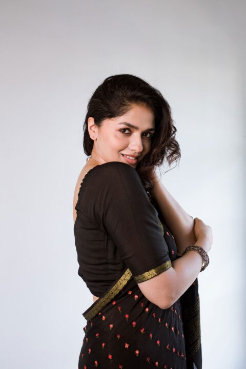 Sunaina in black crepe silk saree photos