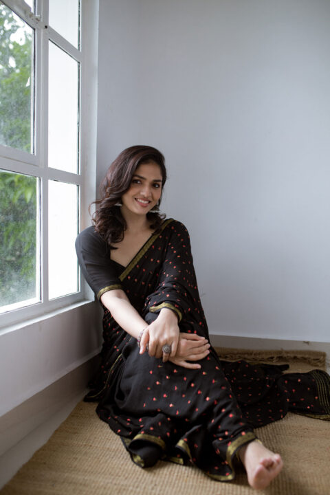 Sunaina in black crepe silk saree photos