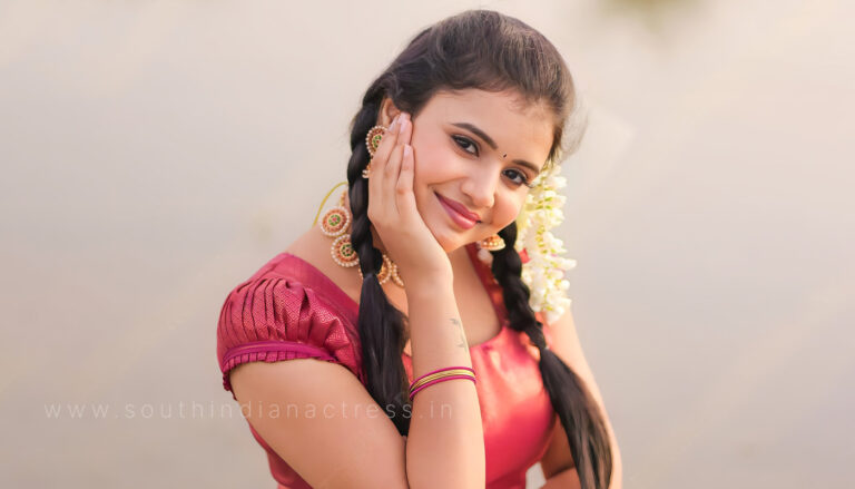 Aruljothi Arockiaraj in traditional wear photos