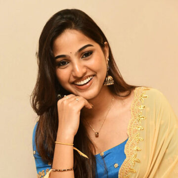 Pranavi Manukonda at Slum Dog Husband movie press meet