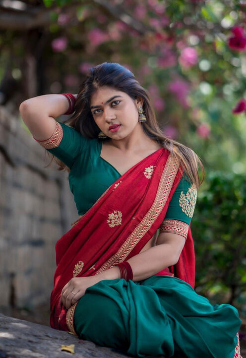 Rithu Chowdary mesmerising stills in saree