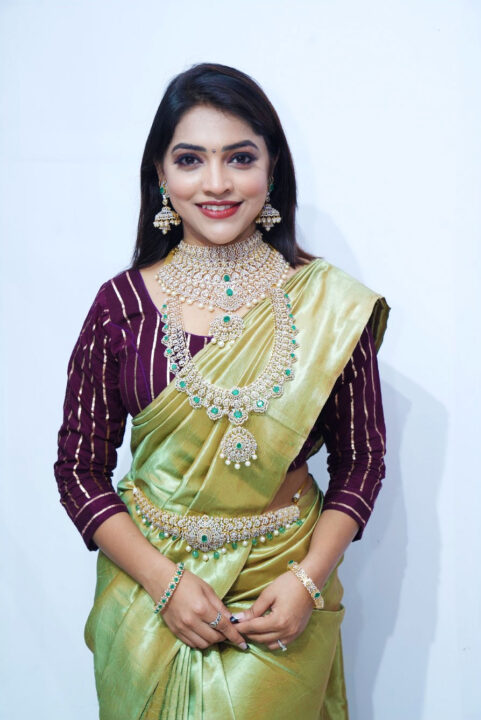 Ishwarya Vullingala in silk saree photos