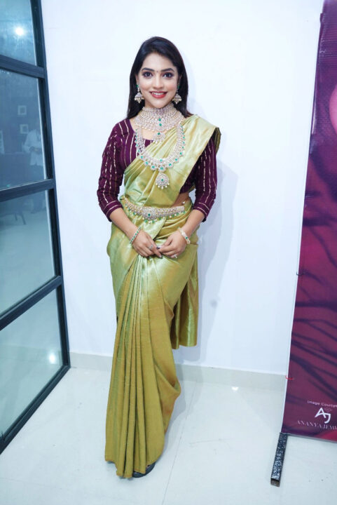 Ishwarya Vullingala in silk saree photos