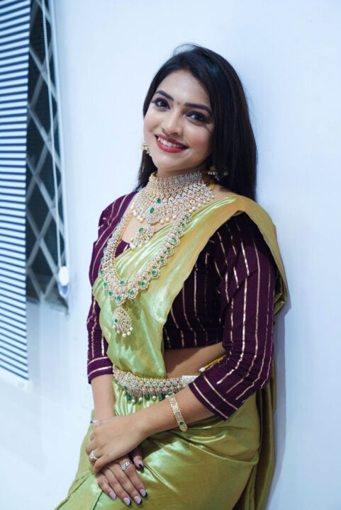 Ishwarya Vullingala in silk saree photos