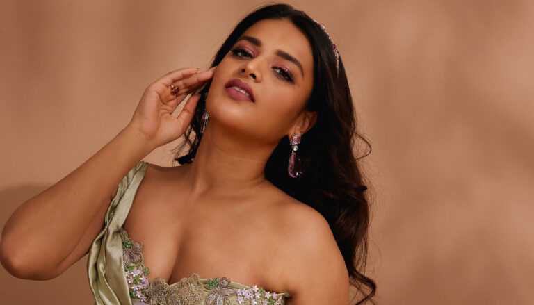 Nidhhi Agerwal in green strapless gown HD photos