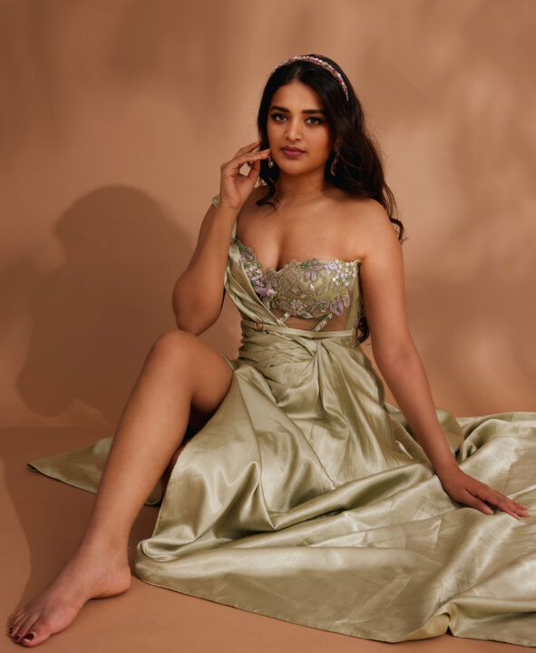 Nidhhi Agerwal in green strapless gown HD photos