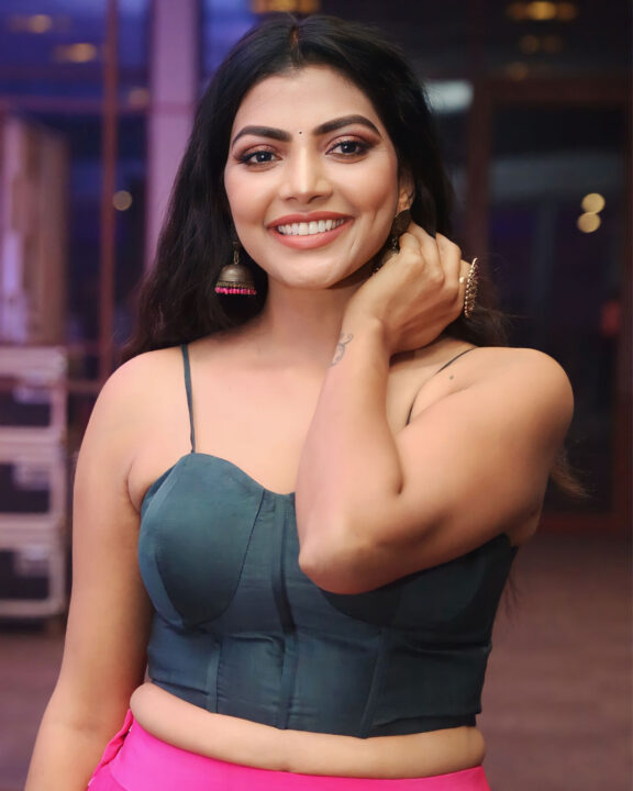 Lahari Shari sizzles at Spark movie pre release event