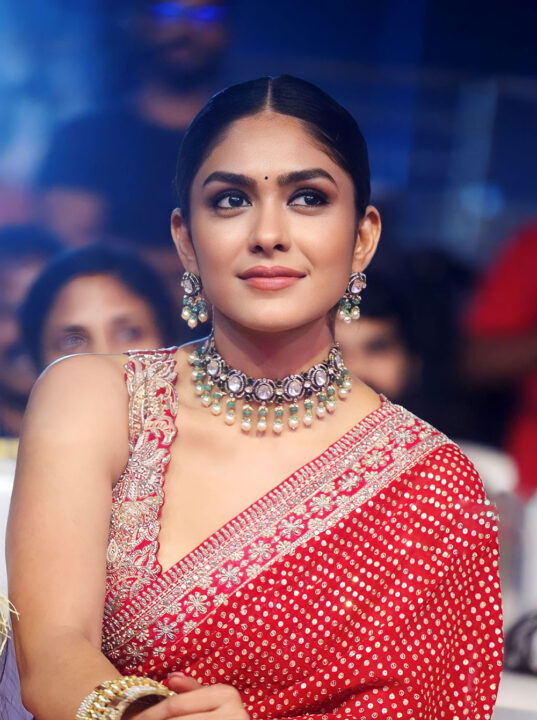 Mrunal Thakur stills at Hi Nanna movie pre release event