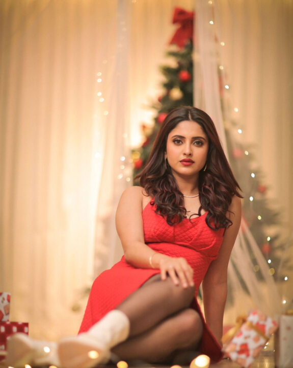 Ayesha in Christmas 2023 photoshoot stills