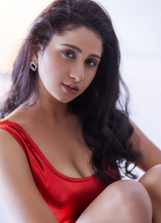 Dakkshi Guttikonda hot in red