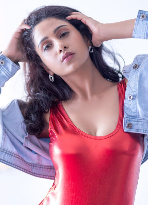 Dakkshi Guttikonda hot in red