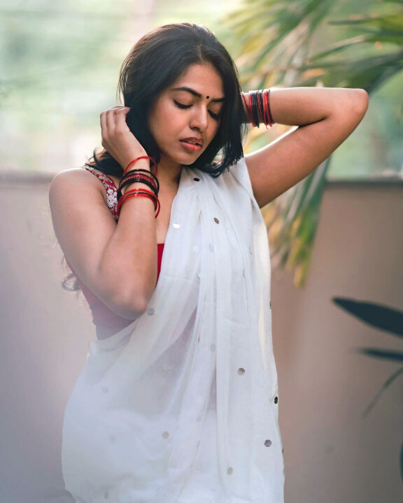Shivani Rajashekar ravishing stills in saree