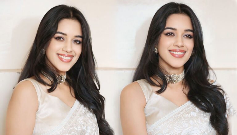 Mirnalini Ravi at Love Guru movie pre release