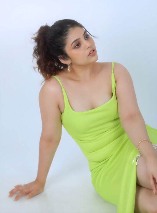 Bandhavi Sridhar hot stills in green dress