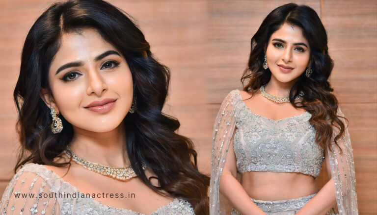 Iswarya Menon at Bhaje Vaayu Vegam Pre-Release