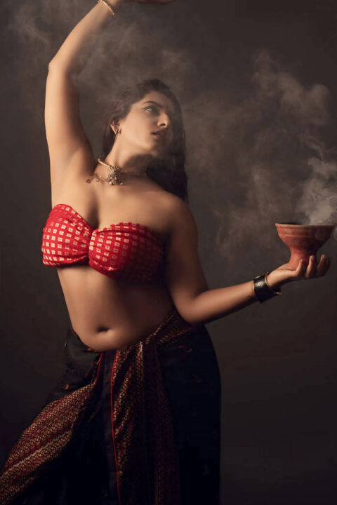 Vishnupriya Bhimeneni hot curvy body photos